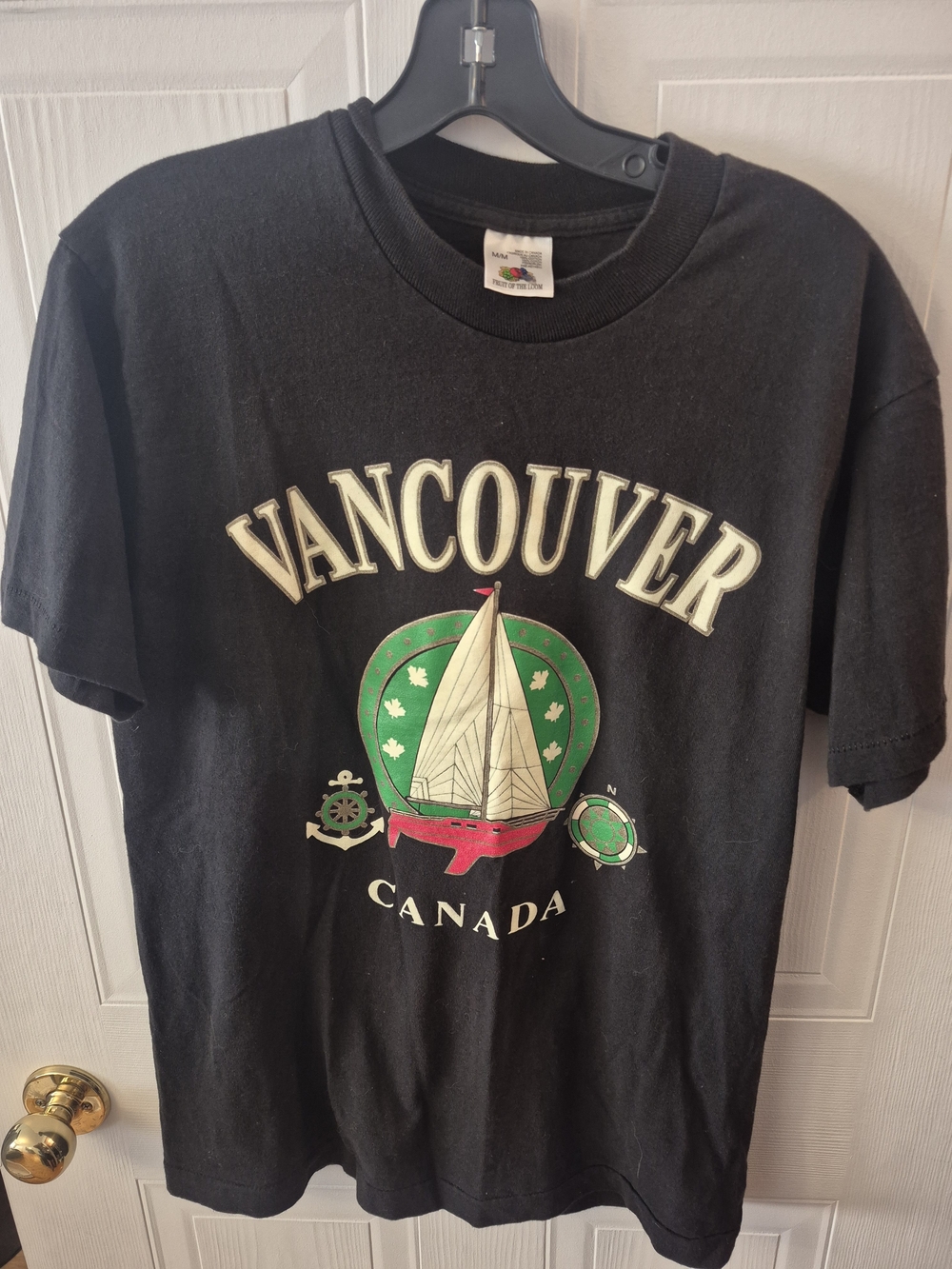 Vintage Single Stitch Vancouver Canada Black Graphic T-Shirt Fruit Of The Loom